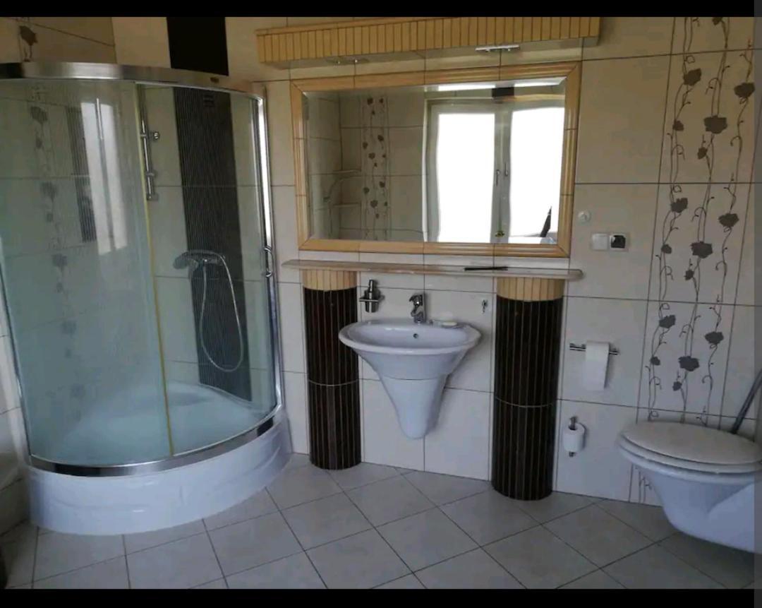 Apartament W Domu Z Kominkiem I Ogrodem Reda Exterior photo